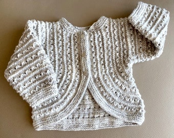 BOLÉRO, VESTE, GILET bébé enfant, Gris chiné, taille 6 mois, Tricoté main en laine acrylique spécial layette