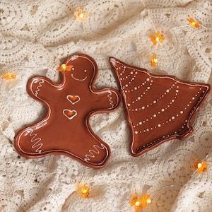 Gingerbread handmade ceramic cookie plates 2 plates 17 cm