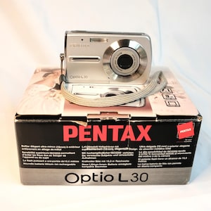 Y2K Pentax Optio L30 7.1MP CCD Sensor f/2.6 - f/5.0 Lens - Retro Digicam - Tested & Fully Working - Boxed with Charger and Instructions
