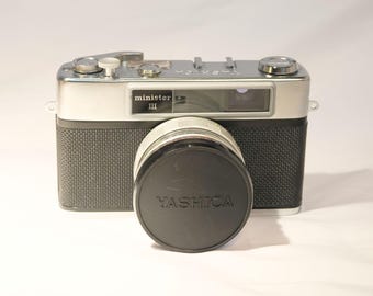 Yashica Minister III: macchina fotografica vintage con pellicola a telemetro da 35 mm