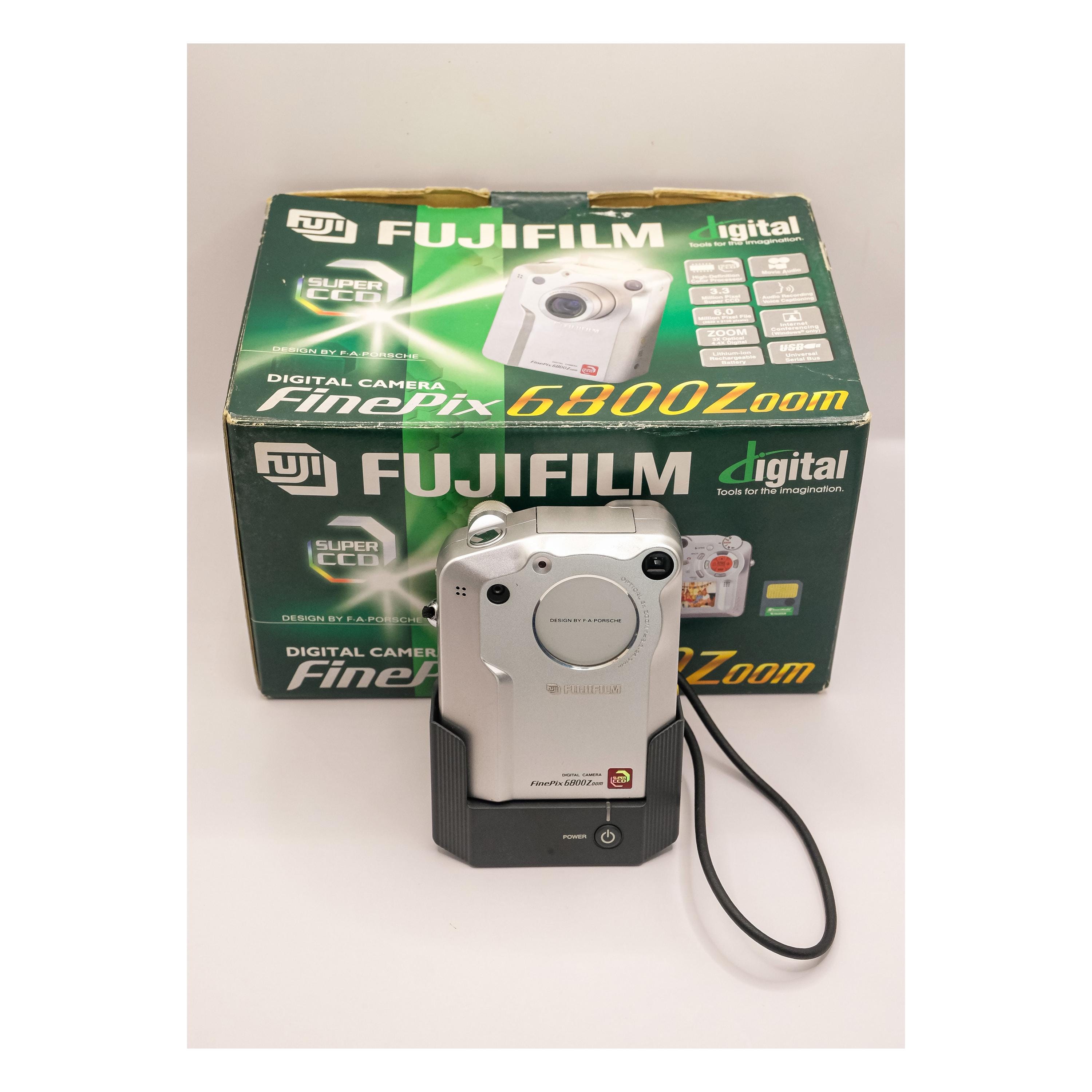 Fujifilm Finepix 6800Z 6800 Zoom Digital Point and Shoot Camera