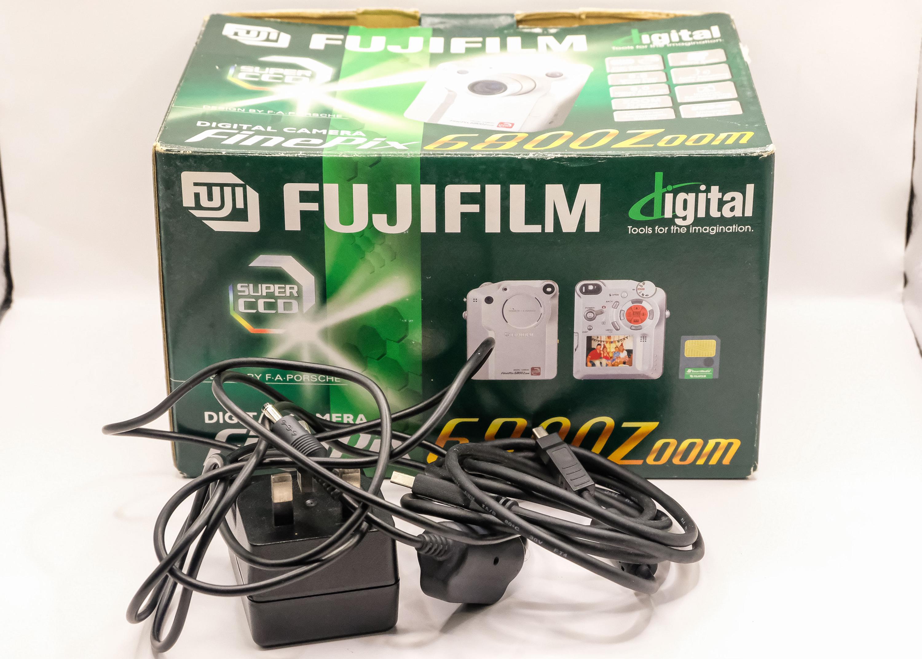 Fujifilm Finepix 6800Z 6800 Zoom Digital Point and Shoot Camera