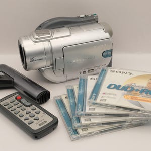 ソニーハンディカムステーション Amazon | SONY ソニー DCR-TRV310K デジタルビデオカメラ