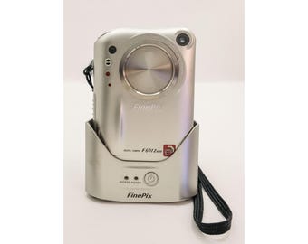 Fujifilm Finepix 6800Z 6800 Zoom Digital Point and Shoot Camera