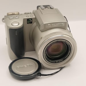 Y2K Fujifilm FinePix 4900Z Digital Camera: Super CCD, 6x Zoom, Retro Tech