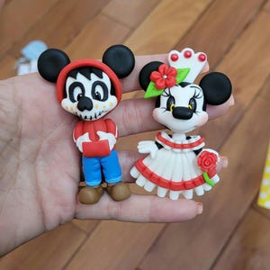 Cinco de Mayo Baumschmuck / Magnet. Inspiriert von Mickey Coco und Minnie China Poblana - Handgefertigt aus plastikfreiem, ungiftigem Kaltporzellan