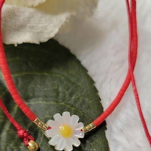 Daisy Red bracelet. Red Nylon cord, white flower. Red miyuki beads. Flower dainty bracelet. Minimalist Red bracelet. Red thread w/daisy flor