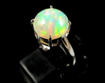 Pierścionek z opalem etiopskim, srebro próby 925 | Naturalny okrągły opal solitaire | Ręcznie robiona biżuteria z wyrazistym wzorem