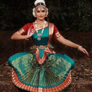 そろそろ残り少なく(u_u)【インド布絵】「BHARAT NATYAM」／送料込 Bharathnatyam - Etsy