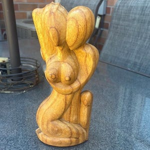 Vintage Hand-Carved Wooden Sculpture – Embracing Couple