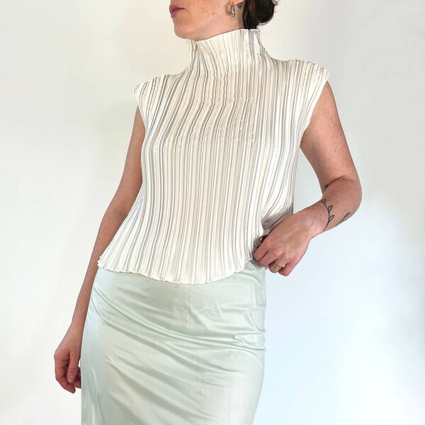 Vintage White Crinkle Mock Neck Top