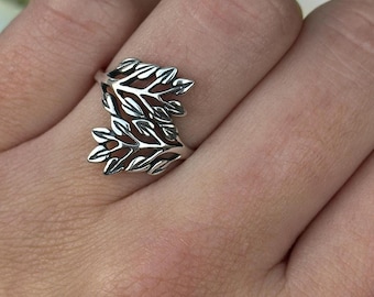 Two Leaf Branch Plain Ring | Minimalist Wedding Band Leaf Wrap Design | Gift for Her Solid 925 Sterling Silver 17.8 mm