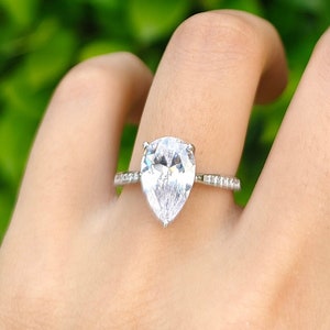 Fake pear shaped diamond best sale rings