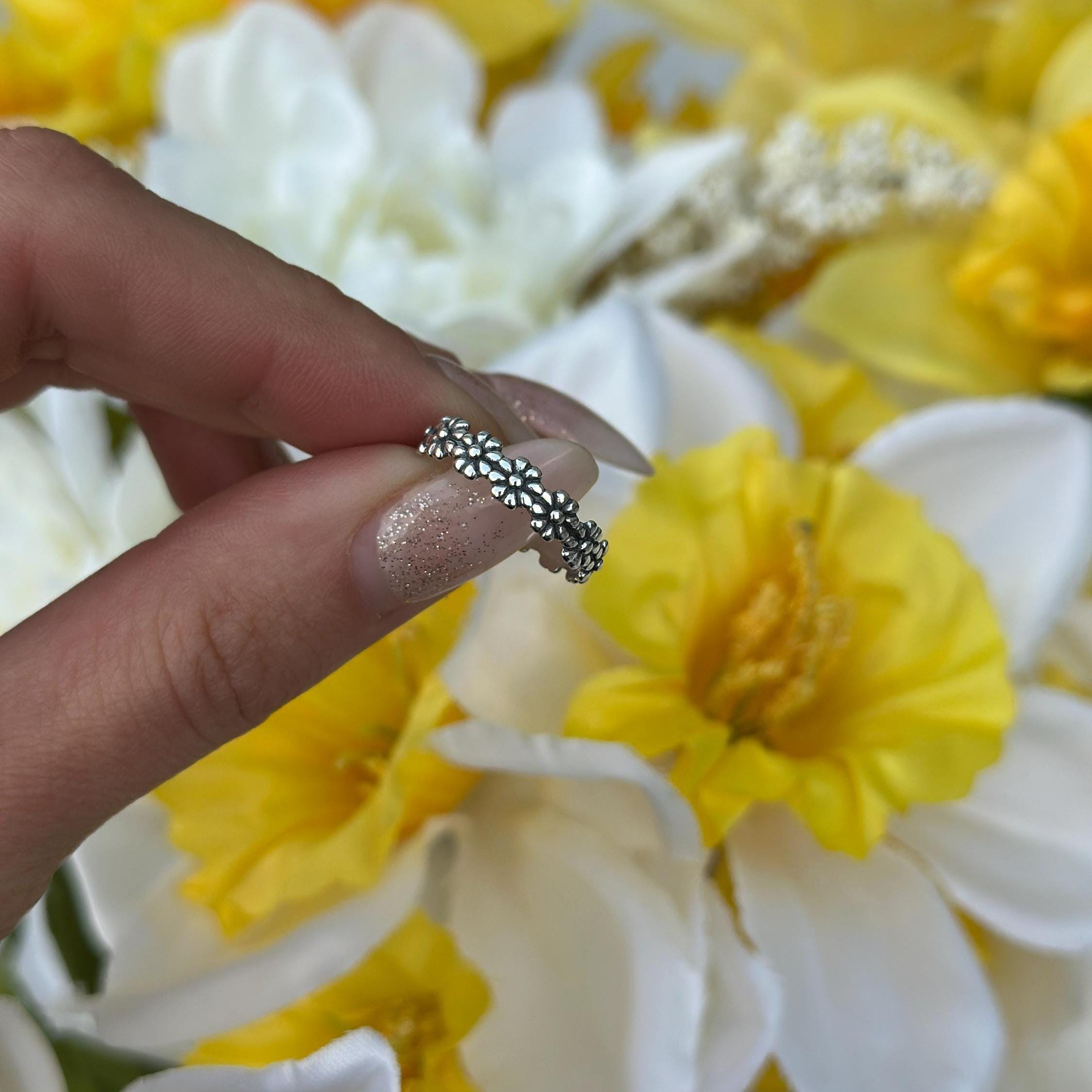 Sterling Silver Daisy Flower Ring | Oxidized Floral Band - Etsy