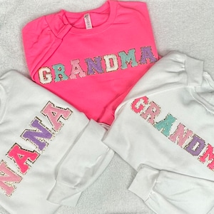 Chenille Patch Sudadera con nombre personalizado, Regalo de mamá, Regalo de abuela, Sudadera personalizada, Regalo del Día de la Madre, Cosido en parches, Camisa de mujer