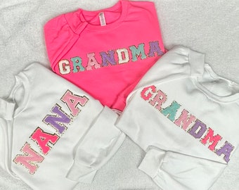 Chenille Patch Custom Name Sweatshirt, Mom Gift, Grandma Gift, Personalized Sweatshirt, Mother&#39;s Day Gift, Sewn on Patches, Women&#39;s Shirt