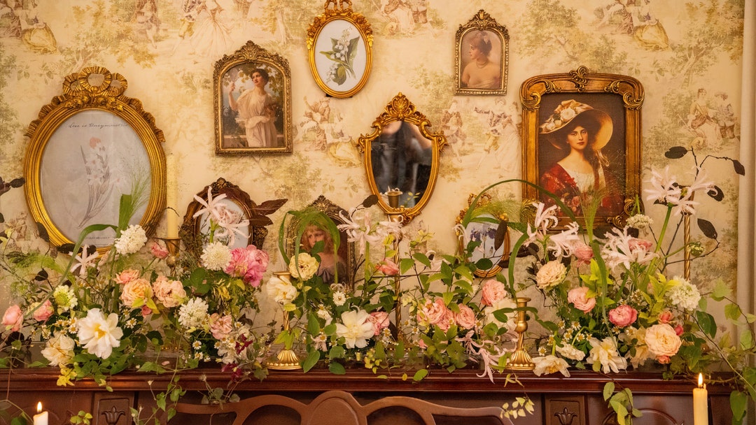 Gold Victorian Vintage Style Photo Frame Antique Style Pic Photograph