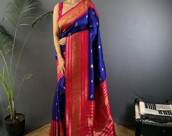 Marineblauwe rode kanjivaram sari met rand, gouden Zari-vogelontwerp, cadeau voor jezelf