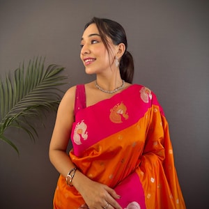 Sari de seda Banarasi naranja: borde tejido rojo y dorado, sari de boda indio