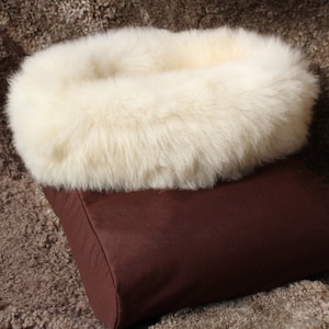 Peça única e fofinha! Bolsa para pés em pele de cordeiro verdadeira, aquecedor de pés, protetor para pés - pele curtida vegetal, com capa de algodão na cor marrom