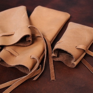 Flacher Lederbeutel in 3 Größen (Auswahl), als Geldbeutel | Münzbeutel |Würfelbeutel | Leder Tasche für Handy, Karten, Murmeln | Tabakbeutel