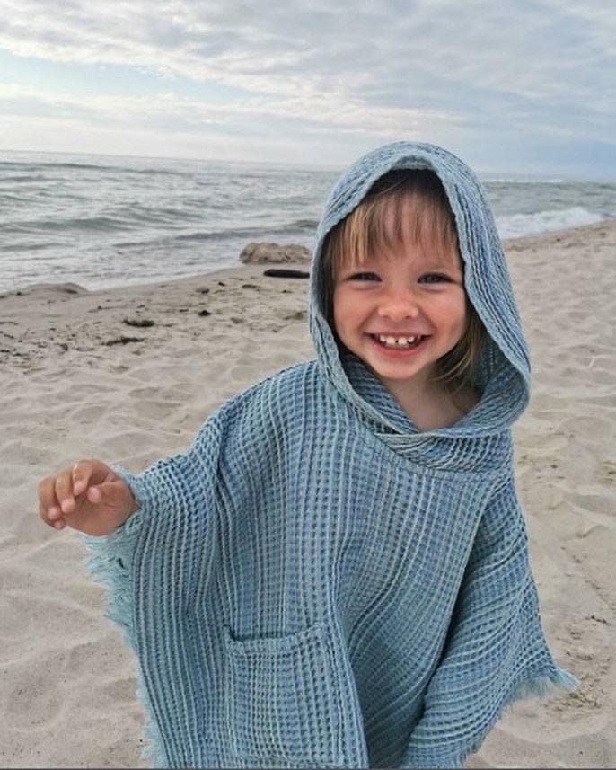 Poncho de playa con capucha de algodón francés 100% orgánico certificado por GOTS para niños en 3 colores en envases para regalo Ropa Ropa unisex para niños Ponchos 