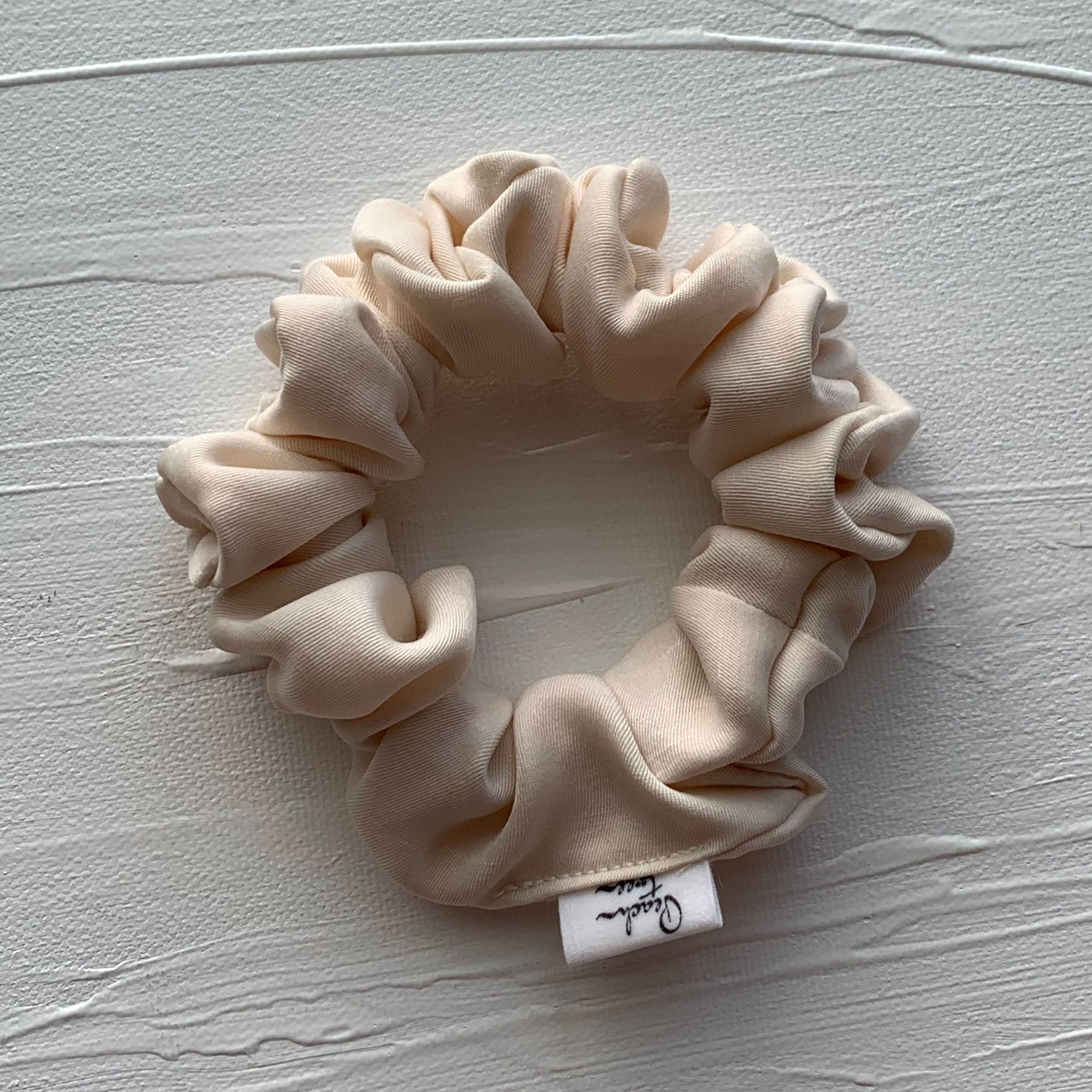 TWEED SCRUNCHIE PALE YELLOW TWEED SCRUNCHIE PALE YELLOW