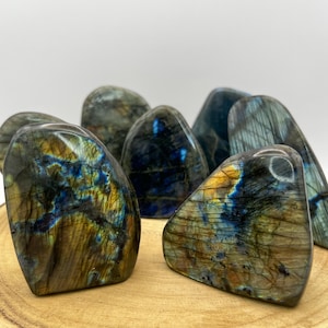 Labradorite Standing Freeform - Polished Blue / Gold Flash