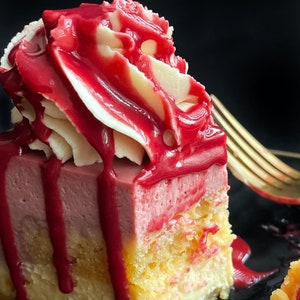 Peanut butter and Raspberry Cheesecake |Pb&J Cheesecake |Printable Recipe| Family Cookbook | Easy Recipe