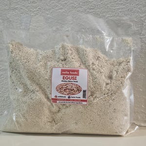 挽いたエグシ（メロンの種）｜本物のナイジェリア産食材｜乾燥・ブレンド｜アフリカのスープスパイス｜調理済みエグシパウダー