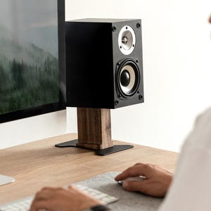 Set bureauluidsprekers – moderne audiostandaards voor werkruimtes, minimalistisch ontwerp, betere geluidservaring