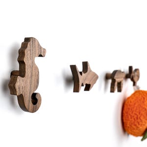 Animal Wall Hooks Set of 5 – Montessori Coat Rack with Dinosaurs, Ocean, and Safari Creatures