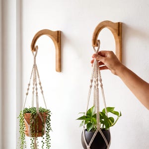Wooden Plant Hanger Bracket — Oak Wall Hook for Macrame, Indoor Plants & Boho Decor, Handmade Housewarming Gift