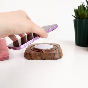 Houten MagSafe-standaard, iPhone-oplaaddock, walnoot of zwarte afwerking – wand- of bureaumontage voor Apple MagSafe-oplader