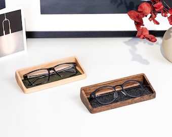 Personalized Eyeglasses Holder, Tray with Felt, Custom Engraved Sunglasses Stand, Stylish Office Accessory, Gift for Teachers and Friends