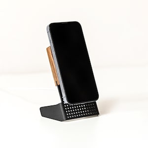 Wooden Wireless Charger - MagSafe Docking Station for Apple Devices