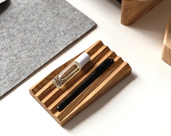 Engraved Pen Tray, Custom Pen holder, Walnut Pencil holder, Gift for boss or employers, Engraved quote gift, Wooden Pen rack
