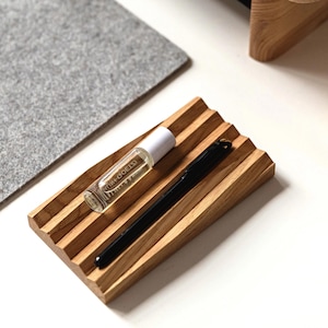 Engraved Pen Tray, Custom Pen holder, Walnut Pencil holder, Gift for boss or employers, Engraved quote gift, Wooden Pen rack