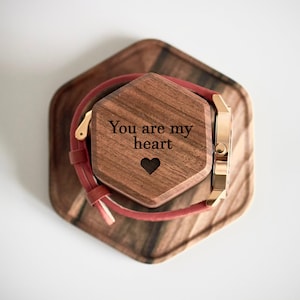 Personalisierter Uhrenhalter, Ständer für Papa, individuell gravierter Uhrenhalter aus Holz, einzigartiges Geschenk zum Geburtstag