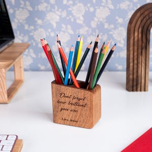 Porta-canetas personalizado – Organizador de mesa de madeira, porta-lápis personalizado gravado para escritório, pote de papelaria feito à mão