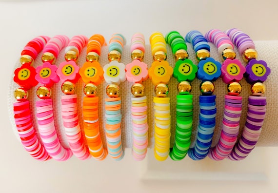 666PCS Flower Smiley Polymer Clay Beads Charms 24 Styles Cool Fun Cute  Preppy Beads for Jewelry Making Girls Indie Aesthetic Beads DIY Bracelet  Accessories Kit 5m Crystal Elastic String for Kids