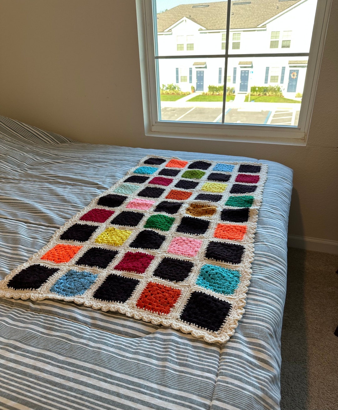 Couverture Vintage Afghan Faite Main – Laine Crochetée Carrés Grand-mère – 66x66
