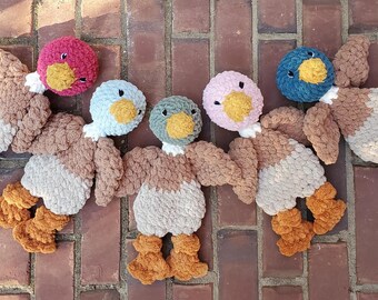 Mini coccola a forma di anatra / Coccole per neonati all&#39;uncinetto fatte a mano / Coccole per neonati all&#39;uncinetto a forma di anatra / Regalo per cameretta dei bambini nel bosco
