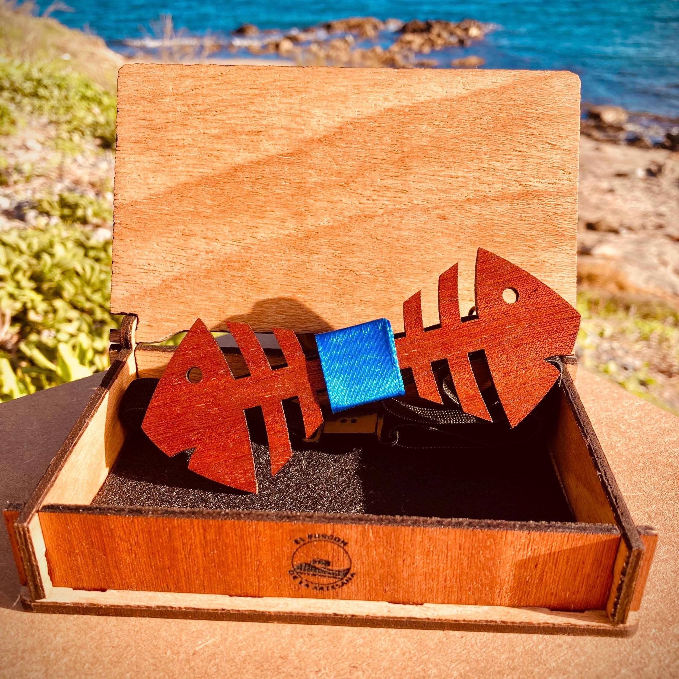 Scatola Regalo Personalizzata Per Pescatore – Calze, Quaderno, Fiaschetta E Altro