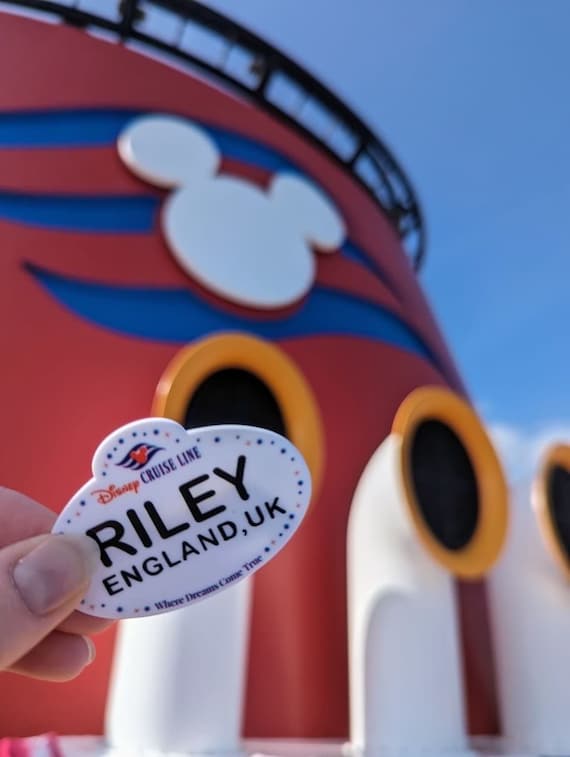 ディズニークルーズライン、キャストメンバーバッジ、ディズニーピン
