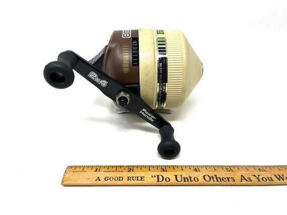 Vintage Zebco Model 808 Metal Foot Fishing Reel / Antique Fishing