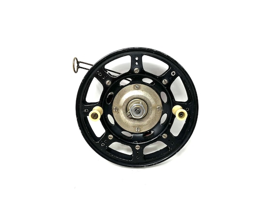 Ｈeddon ＷINONA #180-FF Ｃenter pin FLY reel (B1126-343)VINTAGE REEL,　OLD REEL,　HISTRICAL REEL ビンテージリール Heddon Winona No 108 Fishing Reel With Line Guide Vintage