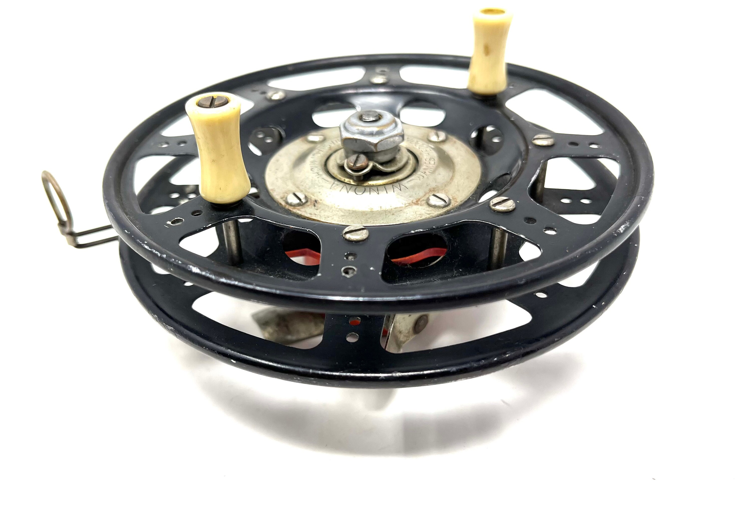 Ｈeddon ＷINONA #180-FF Ｃenter pin FLY reel (B1126-343)VINTAGE REEL,　OLD REEL,　HISTRICAL REEL ビンテージリール Heddon Winona No 108 Fishing Reel With Line Guide Vintage