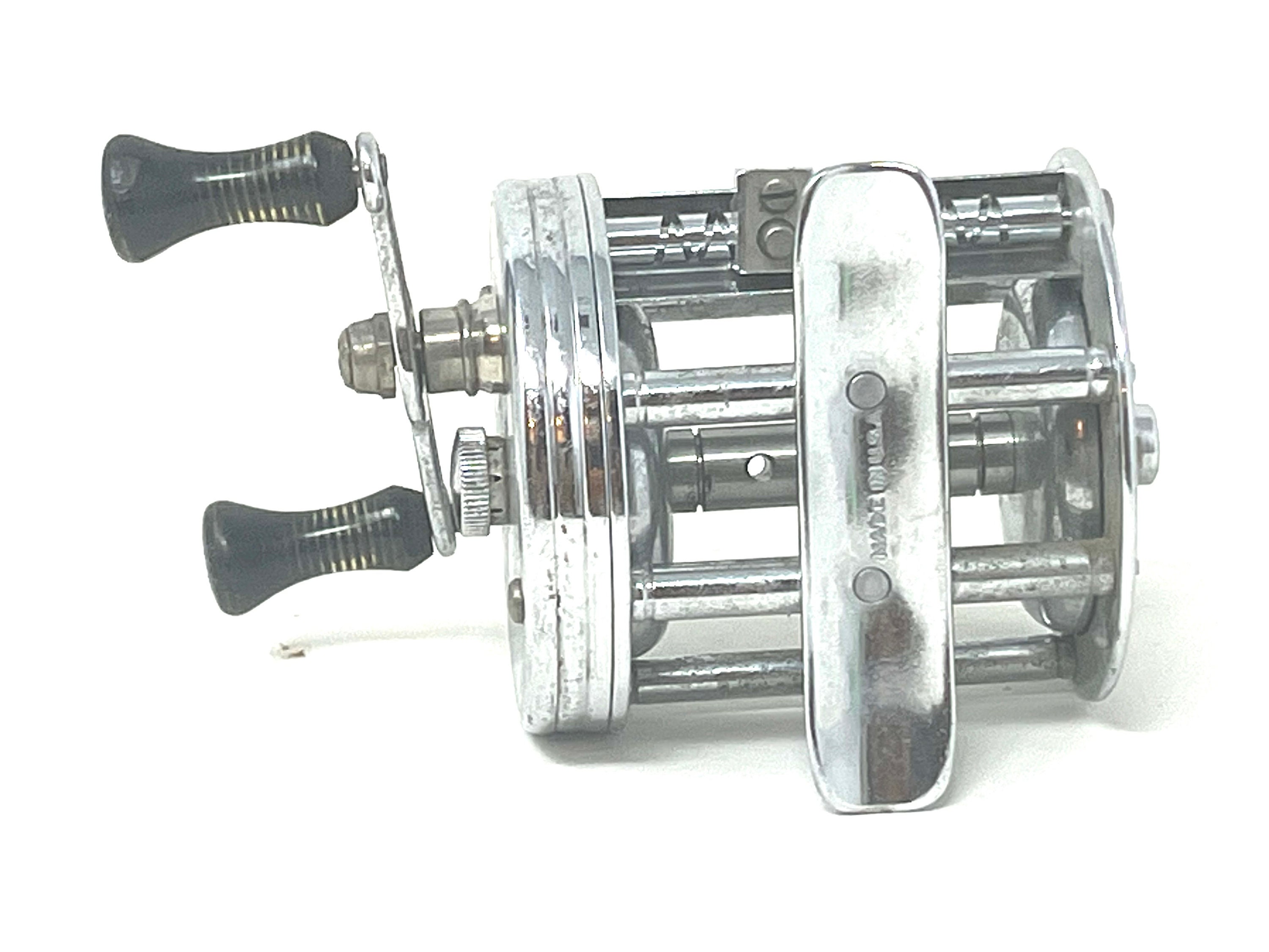 Vintage Shakespeare True Blue Fishing Reel - 1956 Model FE