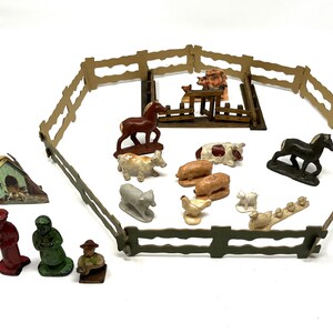 Farm Figures Auburn Rubber Vintage / Antique Auburn Rubber Toy Farm Figures / Vintage Rubber Animals Cardboard Fence